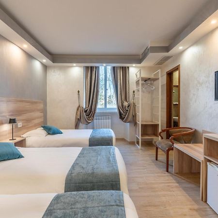 Leone D'Oro Guesthouse - Close To Piazza Vittorio Рим Экстерьер фото