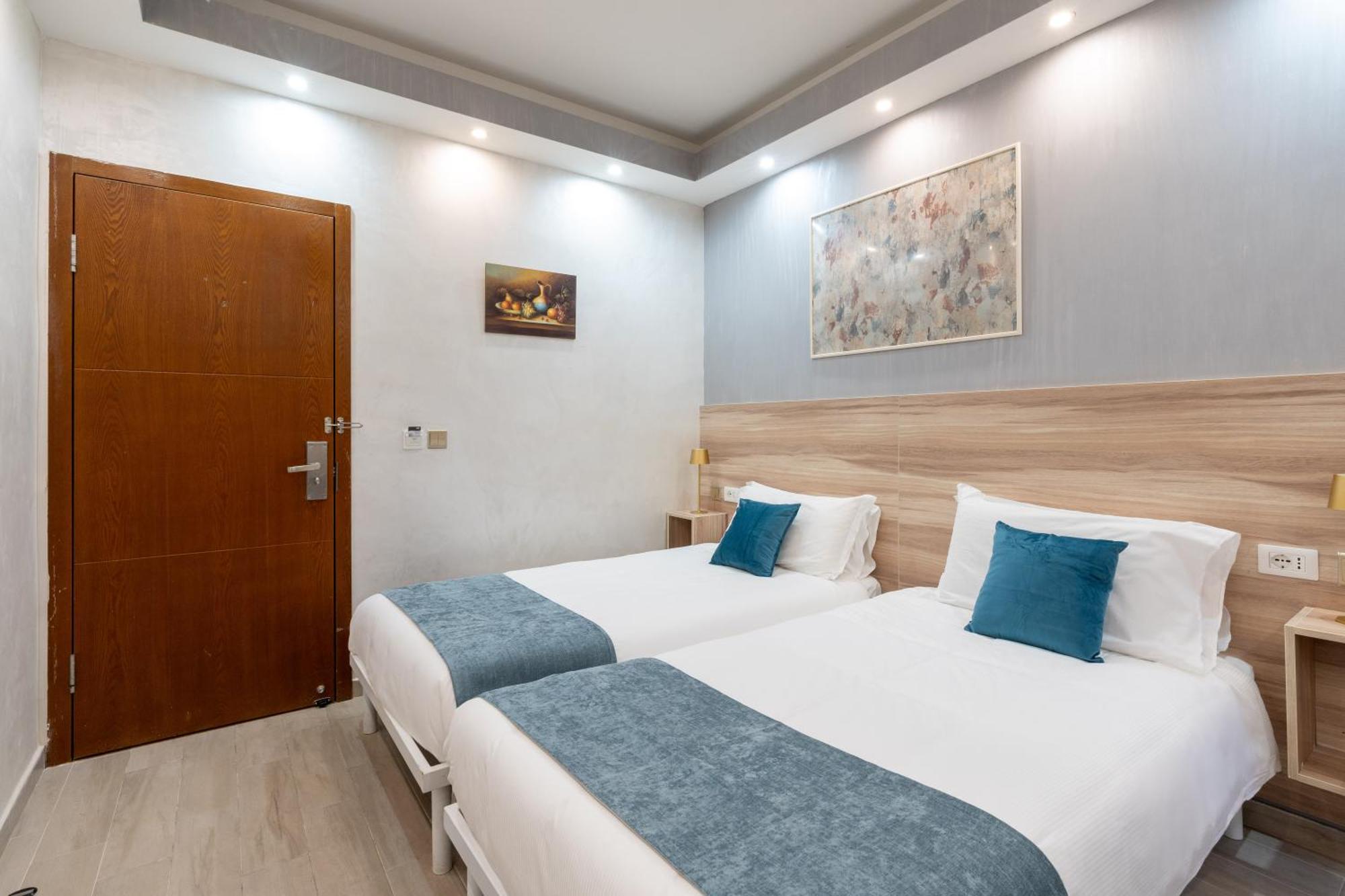 Leone D'Oro Guesthouse - Close To Piazza Vittorio Рим Экстерьер фото