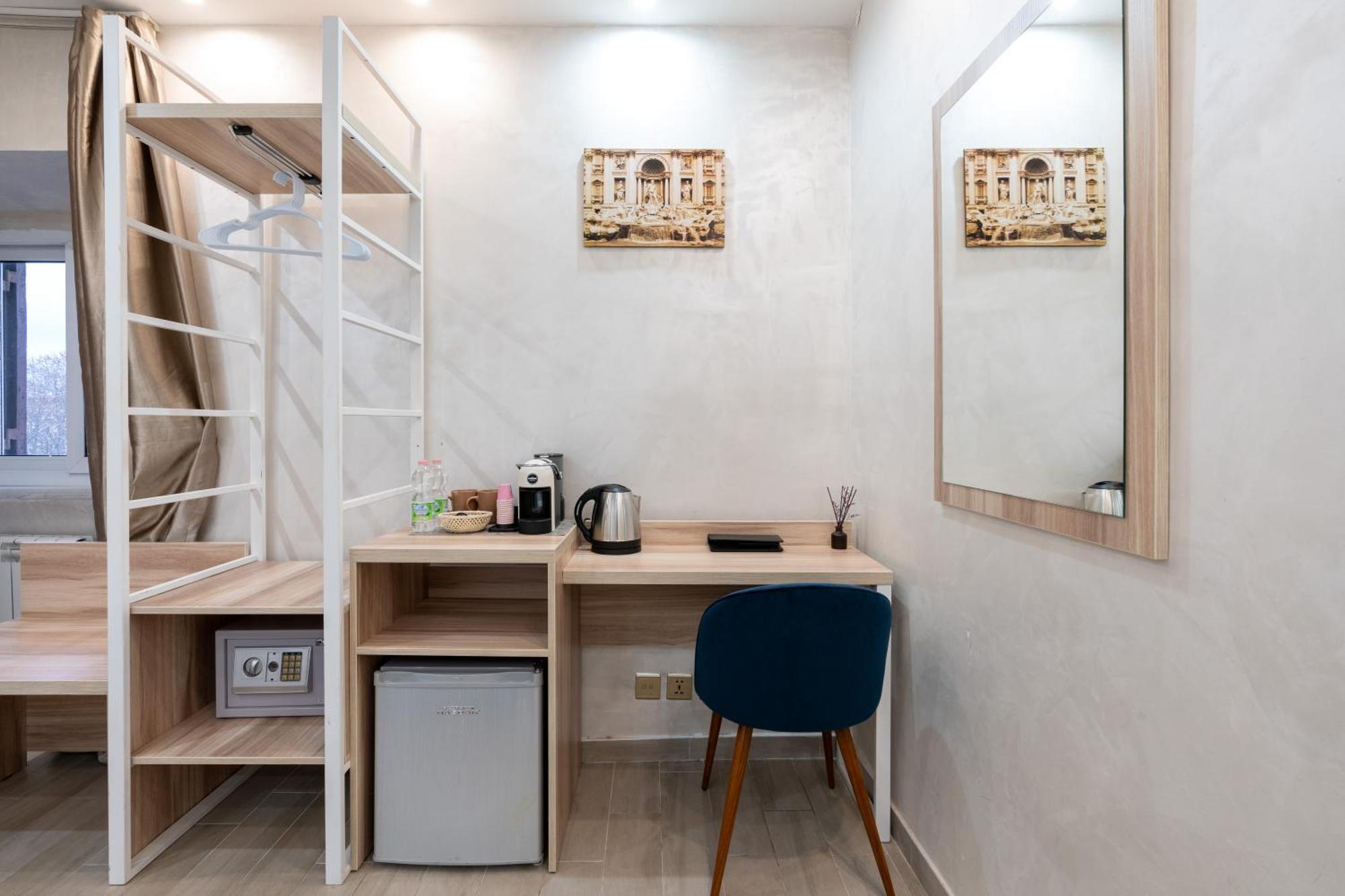Leone D'Oro Guesthouse - Close To Piazza Vittorio Рим Экстерьер фото