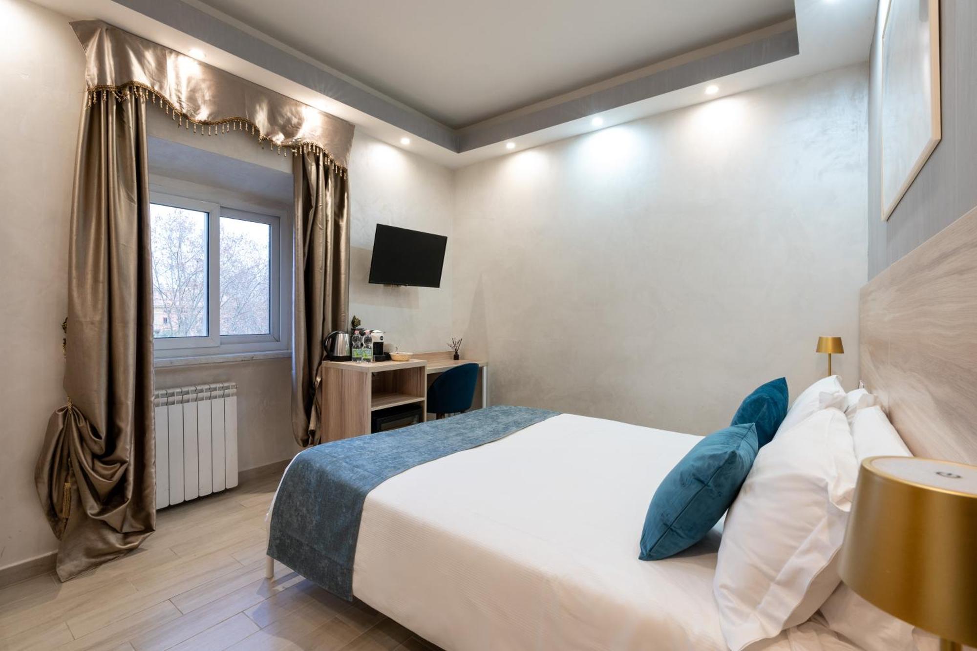 Leone D'Oro Guesthouse - Close To Piazza Vittorio Рим Экстерьер фото