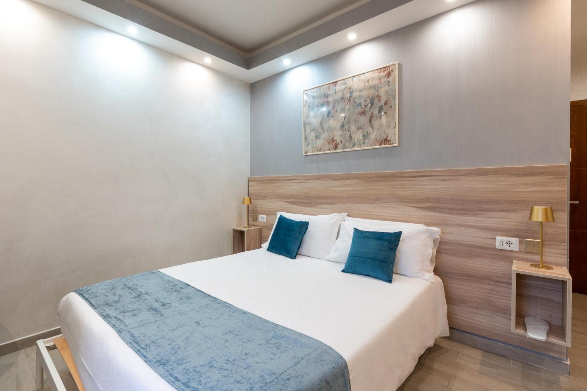 Leone D'Oro Guesthouse - Close To Piazza Vittorio Рим Экстерьер фото