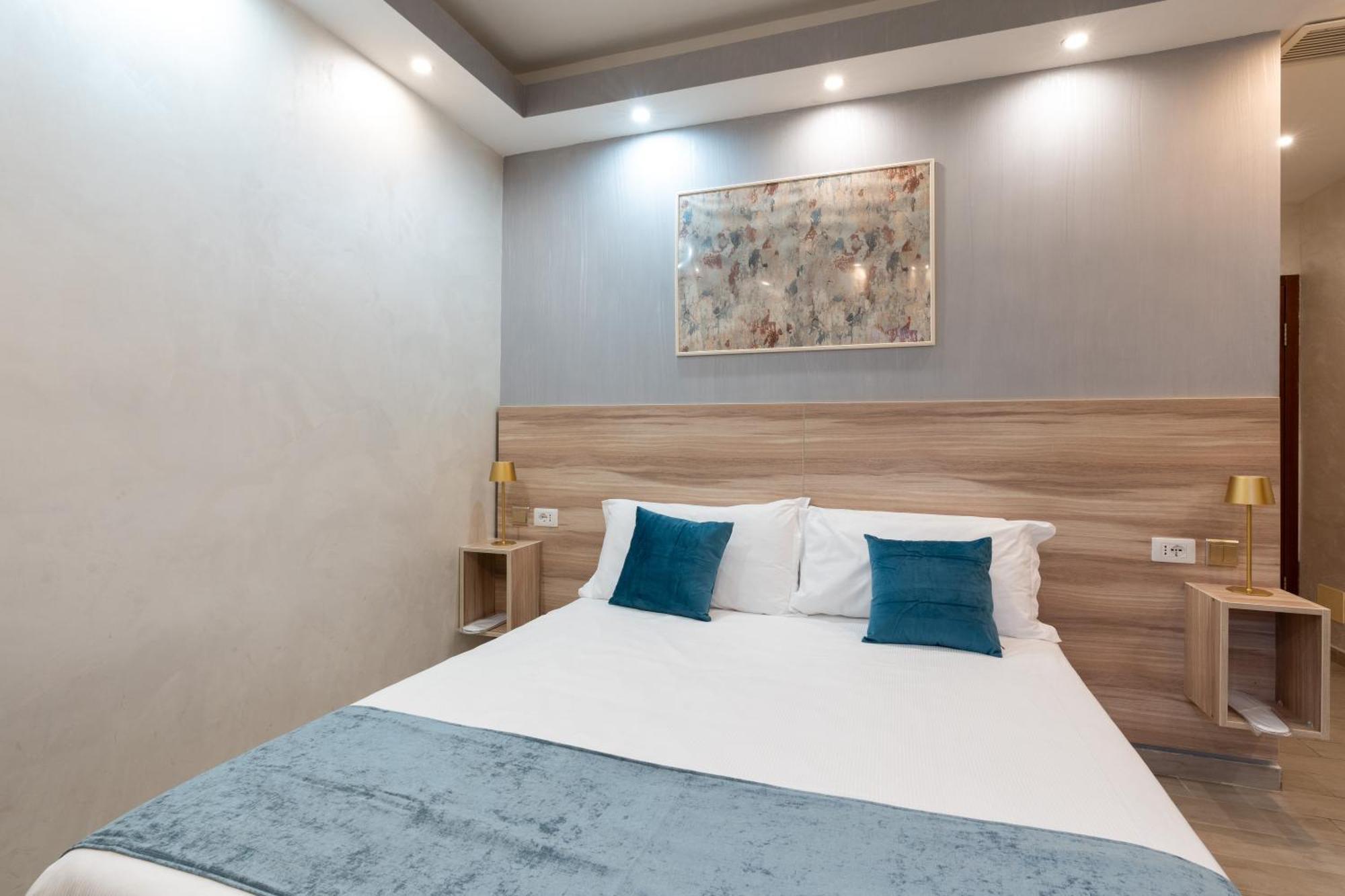 Leone D'Oro Guesthouse - Close To Piazza Vittorio Рим Экстерьер фото